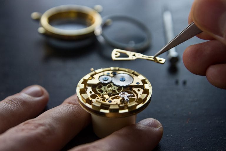 Watchmaker,Is,Repairing,The,Mechanical,Watches,In,His,Workshop
